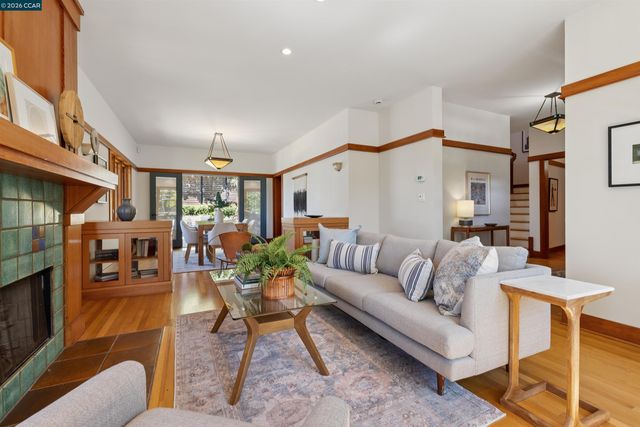 4908 Cochrane Ave, Oakland, CA 94618