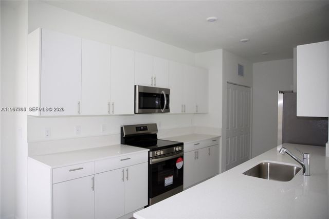 5001 Peacock Way 5838, Dania Beach, FL 33312