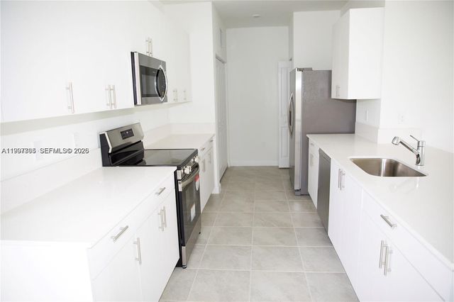 5001 Peacock Way 5838, Dania Beach, FL 33312