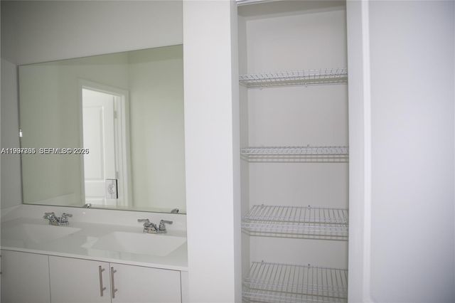 5001 Peacock Way 5838, Dania Beach, FL 33312