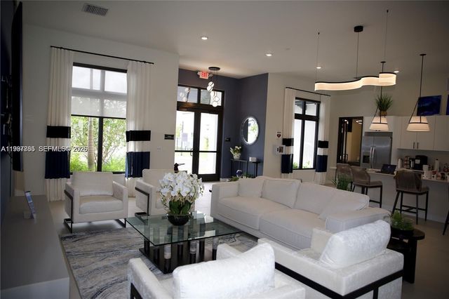 5001 Peacock Way 5838, Dania Beach, FL 33312