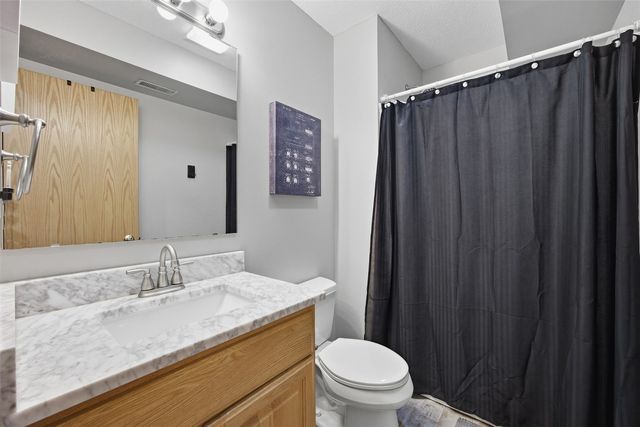 407 Wildflower Drive, Fairfax, IA 52228