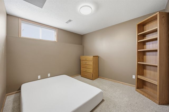 407 Wildflower Drive, Fairfax, IA 52228