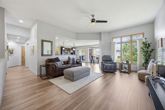 407 Wildflower Drive, Fairfax, IA 52228