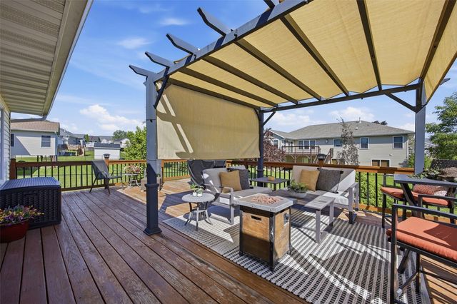 407 Wildflower Drive, Fairfax, IA 52228