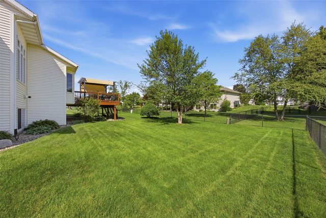 407 Wildflower Drive, Fairfax, IA 52228