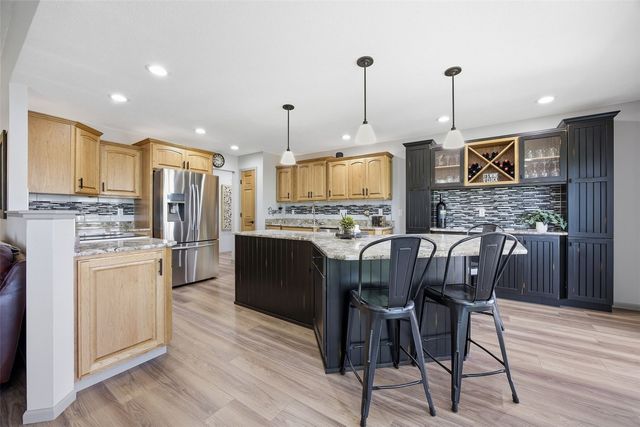 407 Wildflower Drive, Fairfax, IA 52228