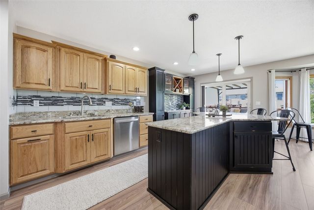 407 Wildflower Drive, Fairfax, IA 52228