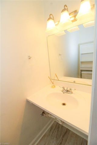 2831 Tully Square, Winston-salem, NC 27106