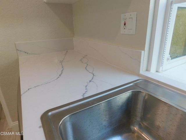 559 Stoney Peak Court, Simi Valley, CA 93065