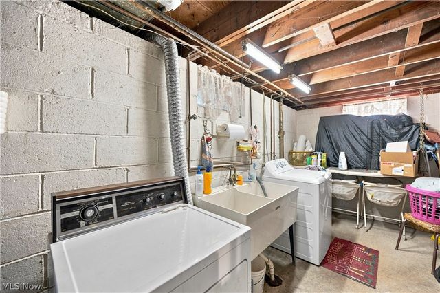 265 E 317th Street, Willowick, OH 44095
