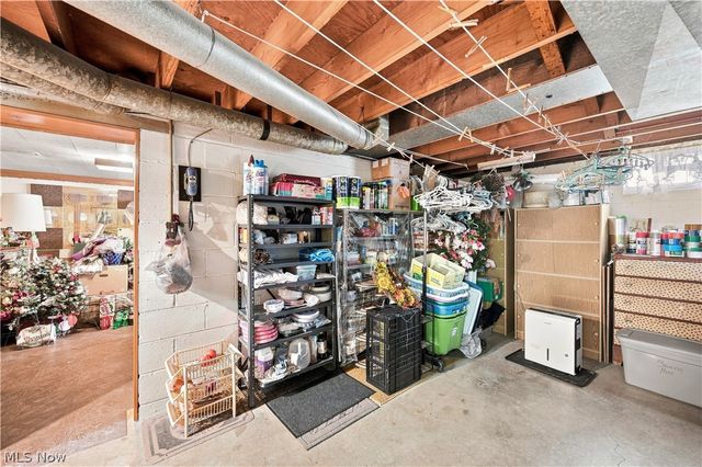 265 E 317th Street, Willowick, OH 44095