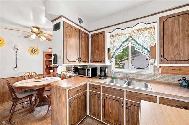265 E 317th Street, Willowick, OH 44095