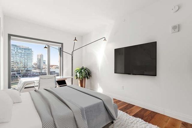 300 Pier 4 Blvd 5C, Boston, MA 02210