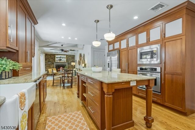 50 Elizabeth St, Bernards Twp., NJ 07920