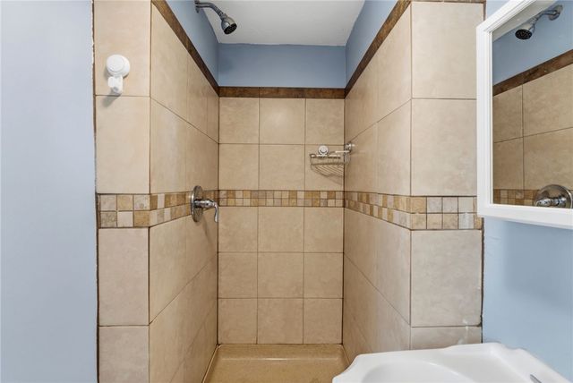 41 Summit Avenue, North Smithfield, RI 02896