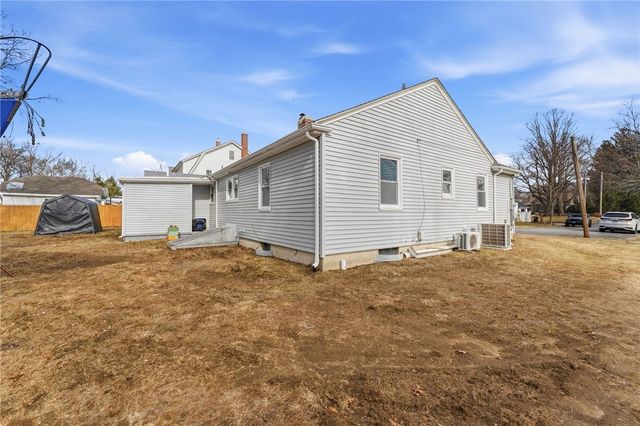 41 Summit Avenue, North Smithfield, RI 02896