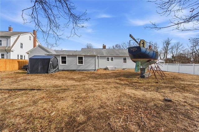 41 Summit Avenue, North Smithfield, RI 02896