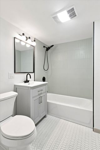 26979 N Ada Street, Wauconda, IL 60084