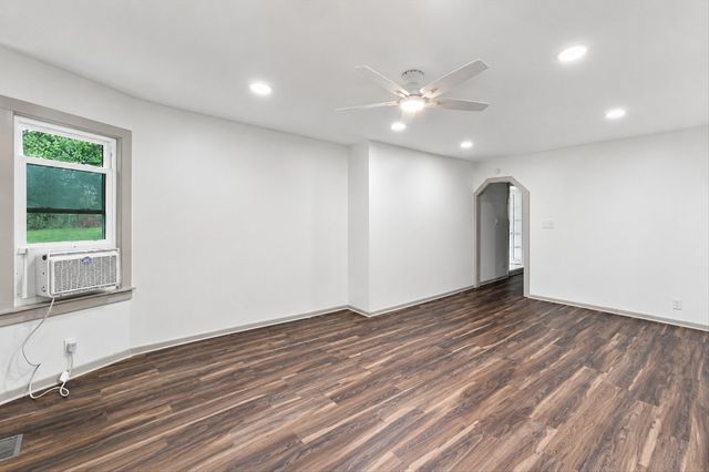 26979 N Ada Street, Wauconda, IL 60084