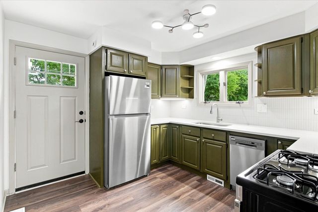 26979 N Ada Street, Wauconda, IL 60084