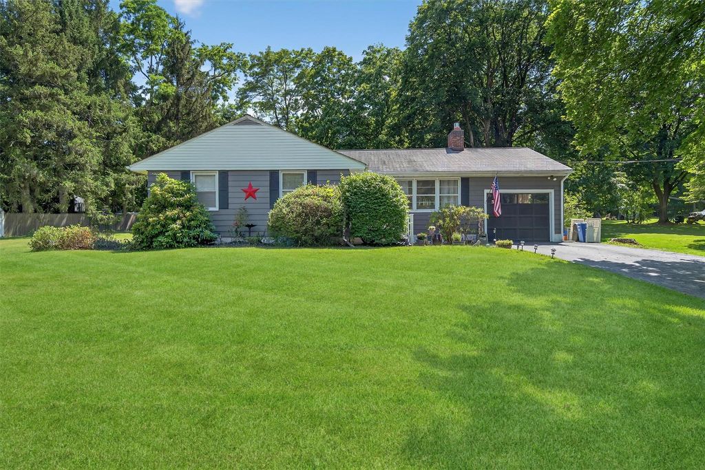 15 Cedar Lane, Cornwall, NY 12518