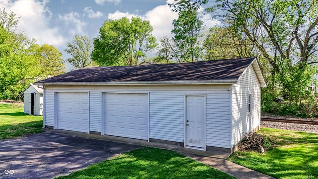 25 N Depot Street, New Palestine, IN 46163