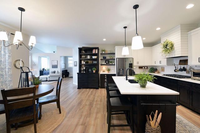 4078 49th Avenue S, Fargo, ND 58104