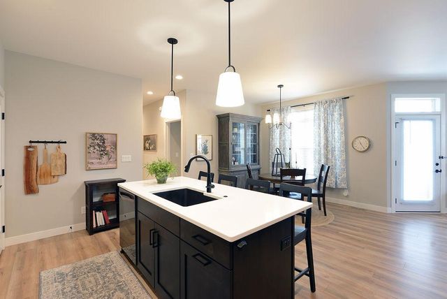 4078 49th Avenue S, Fargo, ND 58104