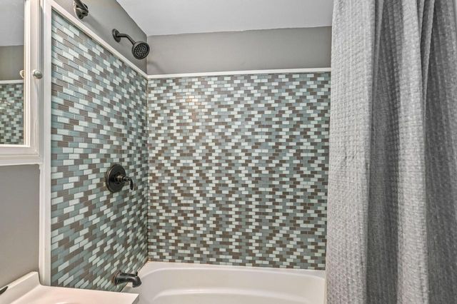 2814 S 51st STREET, Milwaukee, WI 53219