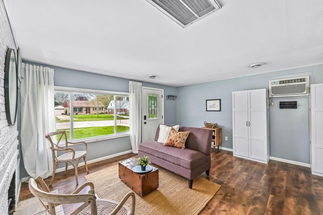 2814 S 51st STREET, Milwaukee, WI 53219