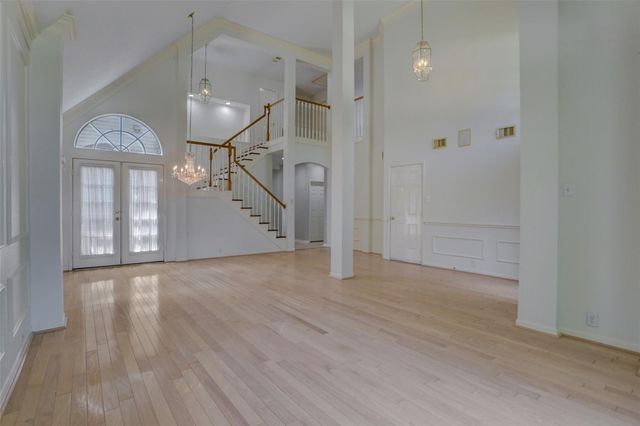 14019 Lake Trail Drive, Sugar Land, TX 77498