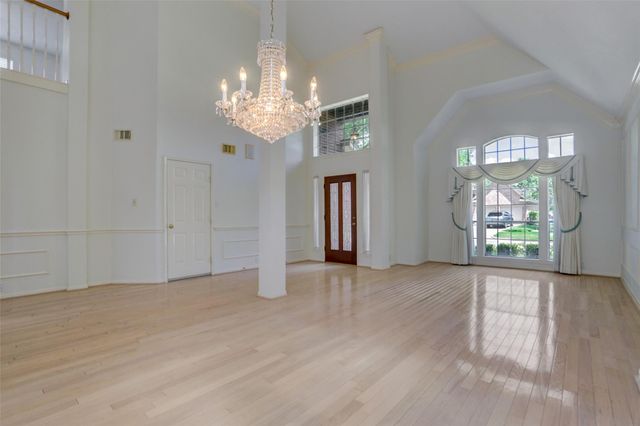 14019 Lake Trail Drive, Sugar Land, TX 77498