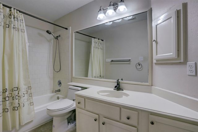 14019 Lake Trail Drive, Sugar Land, TX 77498