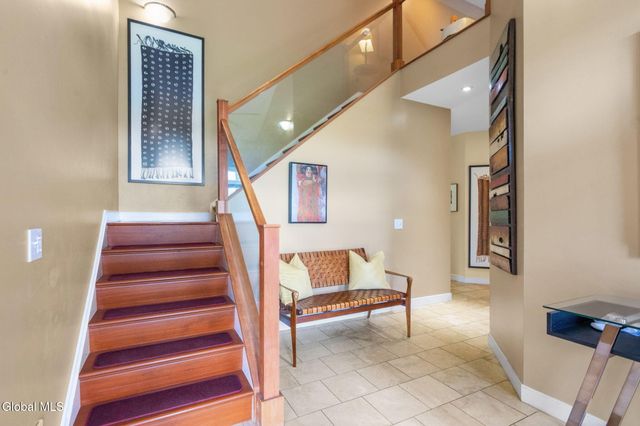 8 Fox Glove Court, North Greenbush, NY 12198
