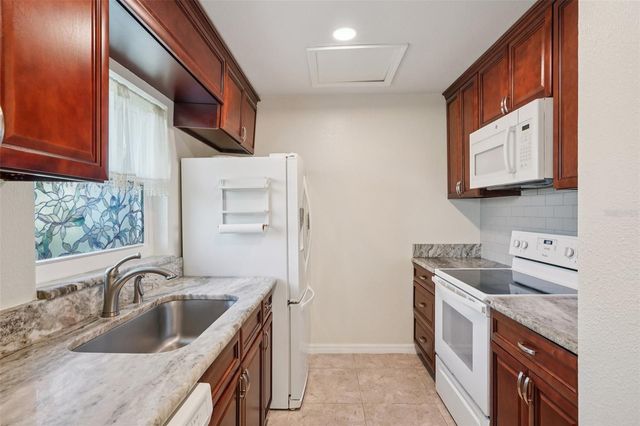 404 CORDOVA GREEN 404, Seminole, FL 33777