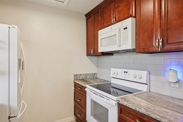 404 CORDOVA GREEN 404, Seminole, FL 33777