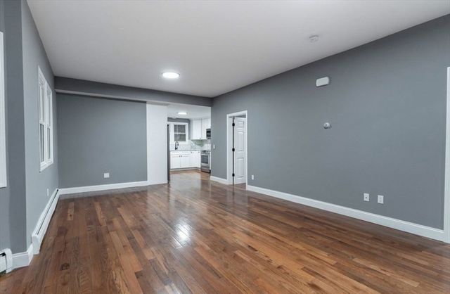 522 Broadway, Fall River, MA 02724