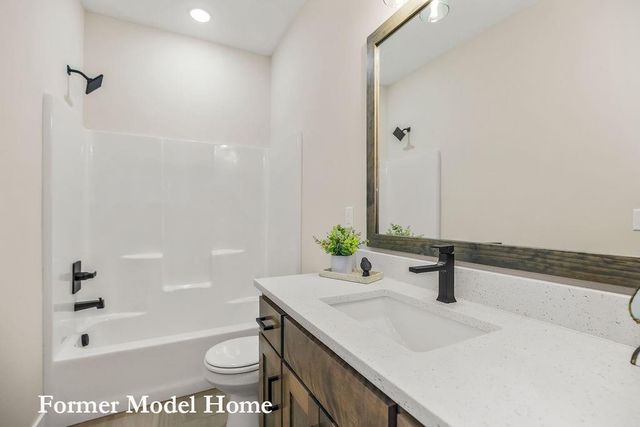 8004 SE Hoot Owl Street, Blue Springs, MO 64014