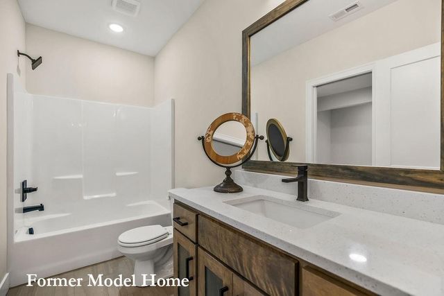 8004 SE Hoot Owl Street, Blue Springs, MO 64014