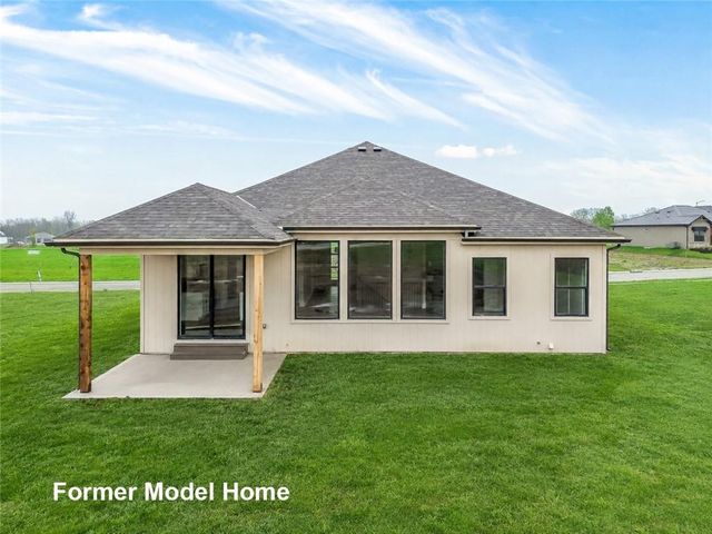 8004 SE Hoot Owl Street, Blue Springs, MO 64014