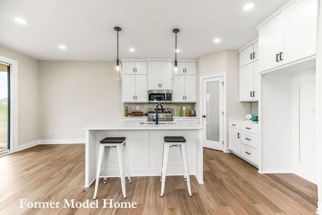 8004 SE Hoot Owl Street, Blue Springs, MO 64014