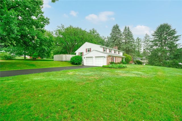 16 Red Barn Circle, Perinton, NY 14534
