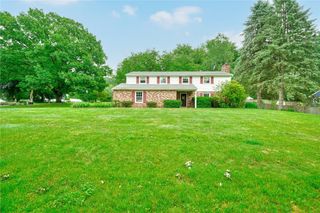 16 Red Barn Circle, Perinton, NY 14534