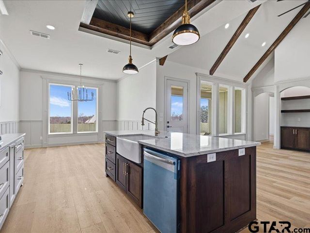 17287 Woodcrest Circle, Lindale, TX 75771