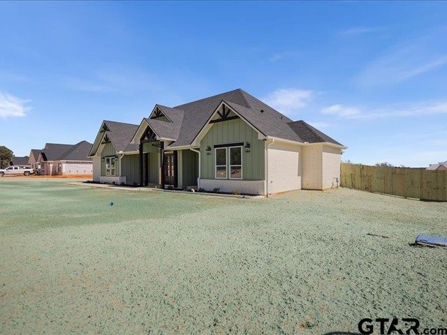 17287 Woodcrest Circle, Lindale, TX 75771