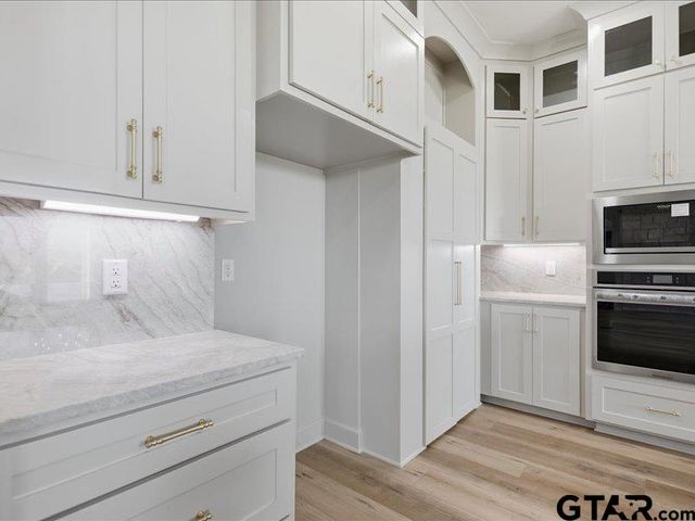 17287 Woodcrest Circle, Lindale, TX 75771