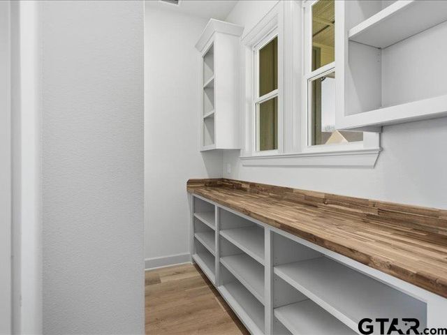 17287 Woodcrest Circle, Lindale, TX 75771