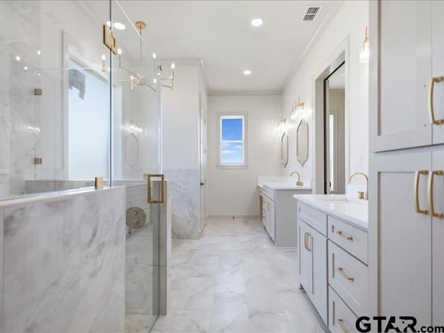 17287 Woodcrest Circle, Lindale, TX 75771