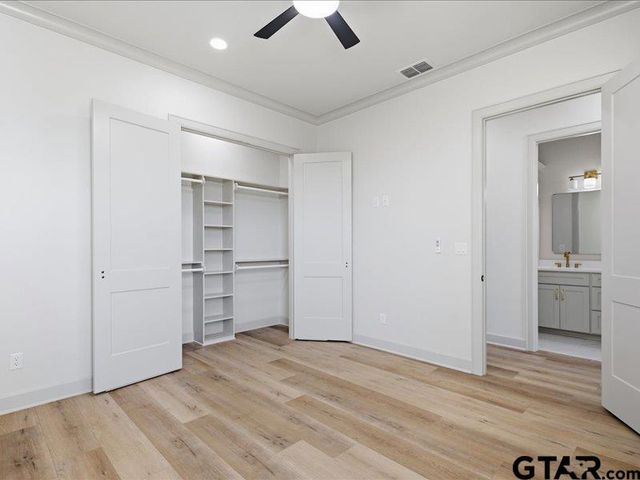 17287 Woodcrest Circle, Lindale, TX 75771